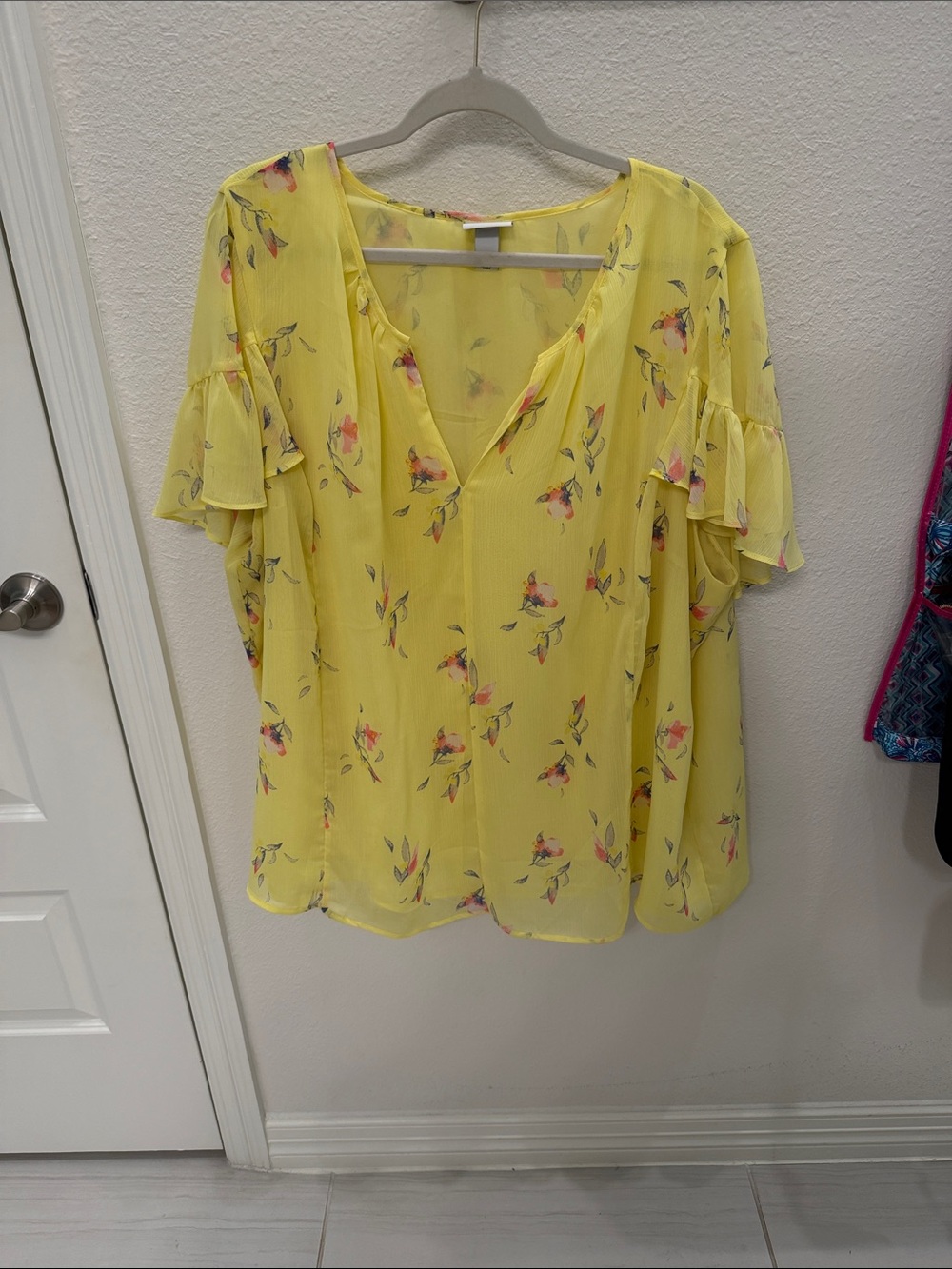 Ava & Viv Yellow Floral Ruffle Sleeve Blouse